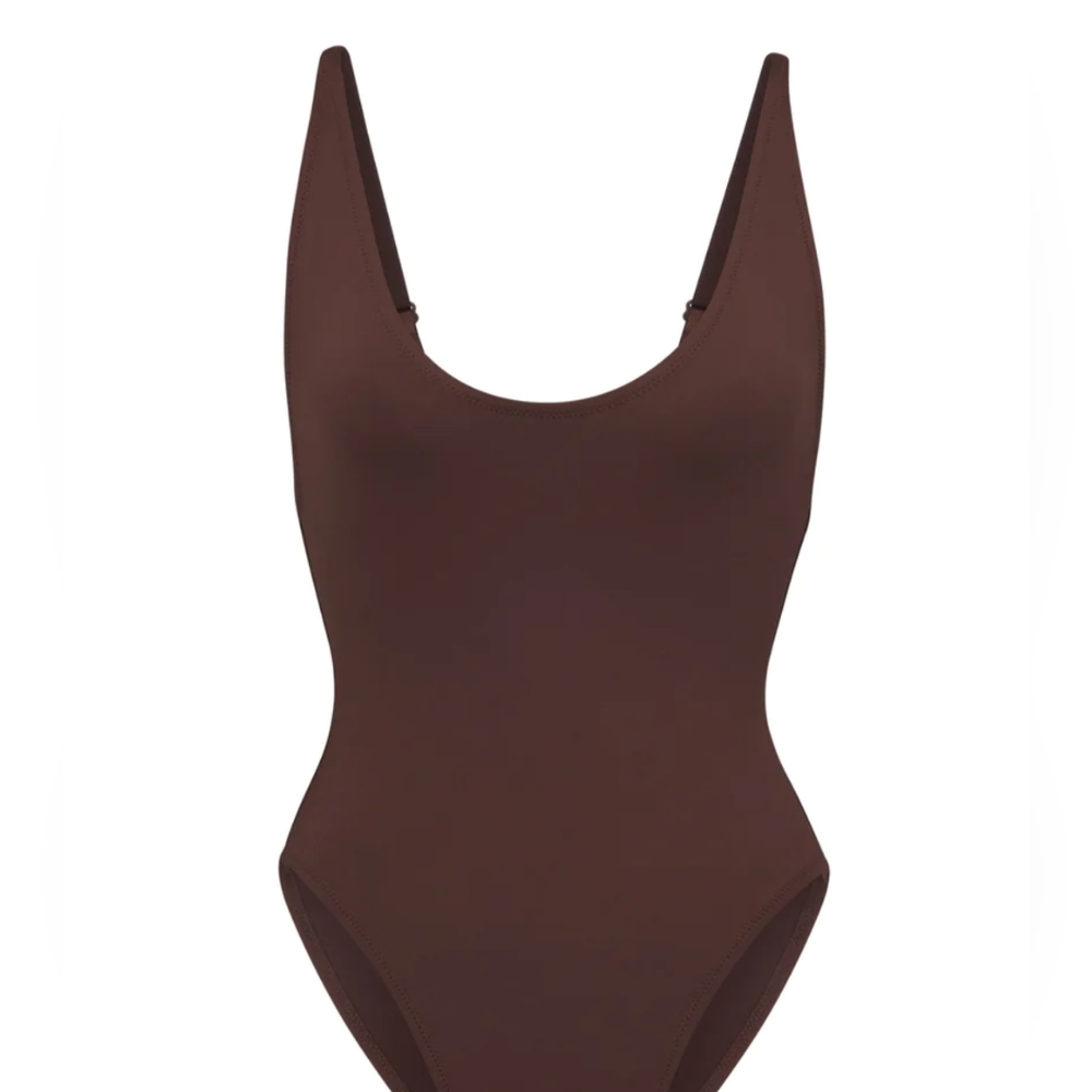 Swim scoop neck one piece